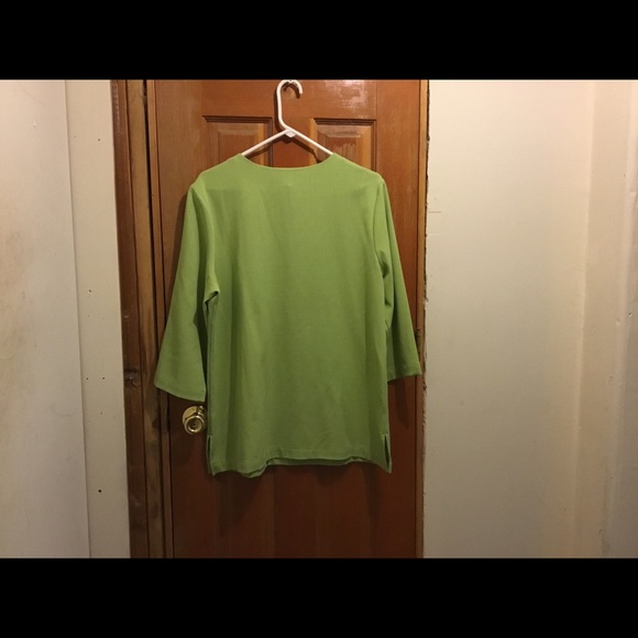 Green Top by Drapers and Damon - Picture 2 of 2